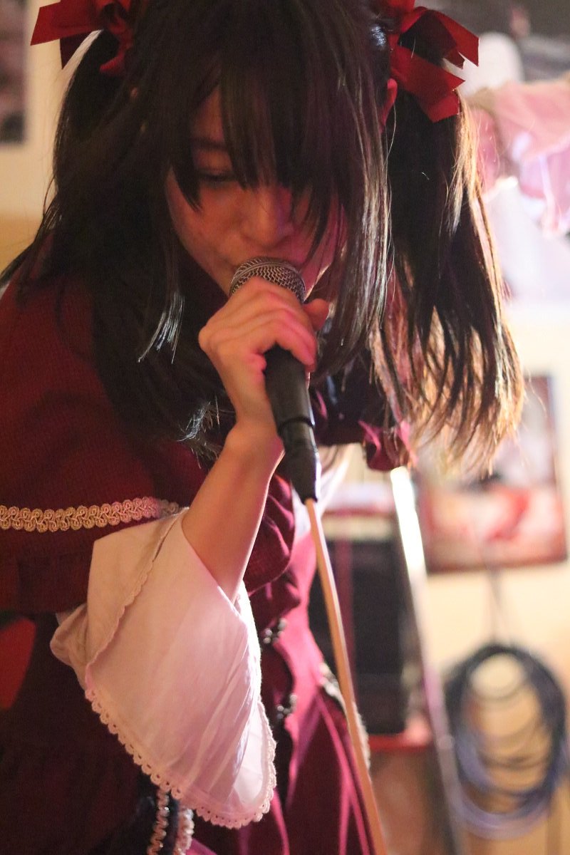 you_chan_0725's tweet photo. 6月10日 朝日のあたる家
のうさぎさんの1周年
亜桜ゆぅき
ステージ近かった😲
迫力もいつも以上!
ただ、真横から観てたので写真は暗くて少しだけです😅
#亜桜ゆぅき
#うーたん
#じょしどるっ!
#BLOSSOM OUT
#6thCD https://t.co/aPRnzLD6tt