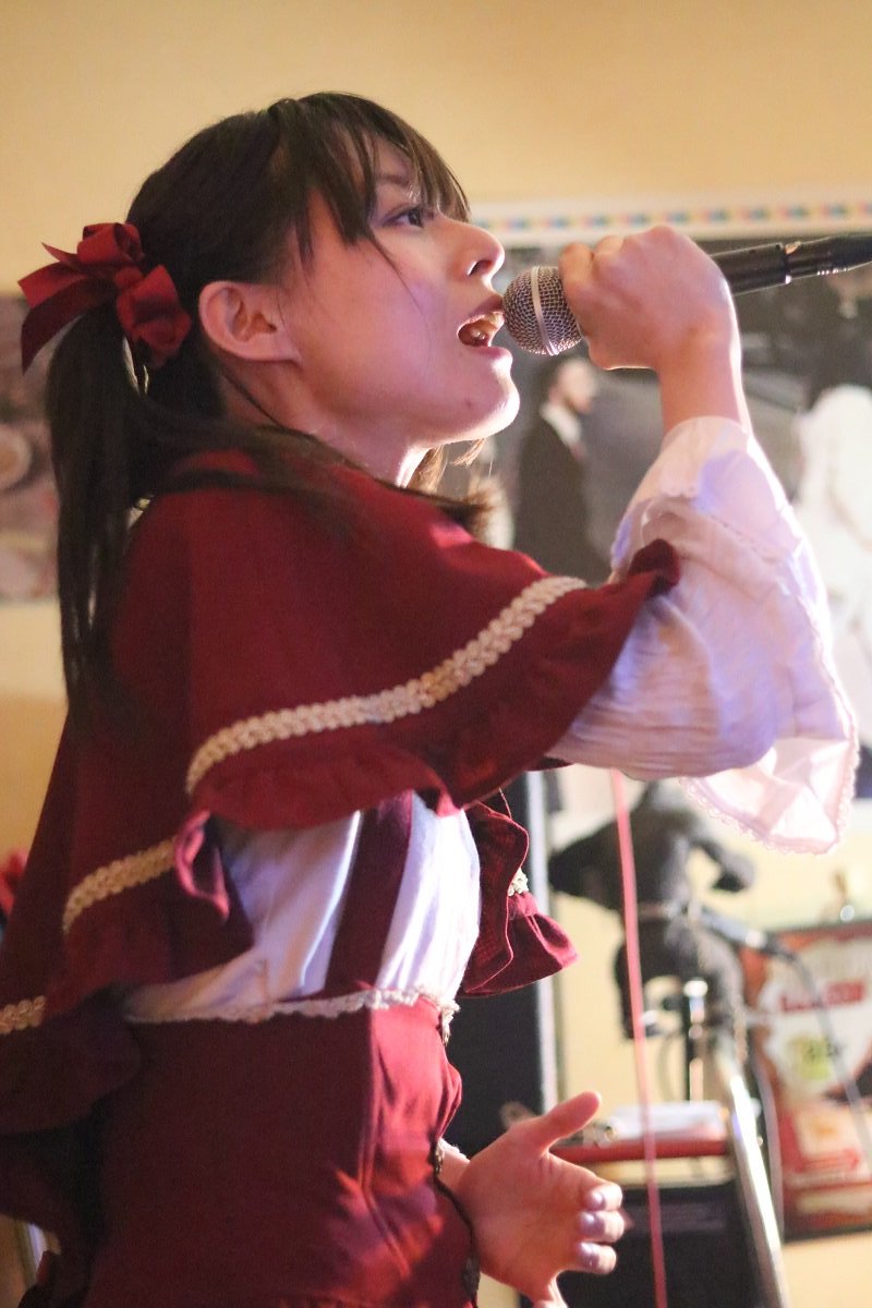 you_chan_0725's tweet photo. 6月10日 朝日のあたる家
のうさぎさんの1周年
亜桜ゆぅき
ステージ近かった😲
迫力もいつも以上!
ただ、真横から観てたので写真は暗くて少しだけです😅
#亜桜ゆぅき
#うーたん
#じょしどるっ!
#BLOSSOM OUT
#6thCD https://t.co/aPRnzLD6tt