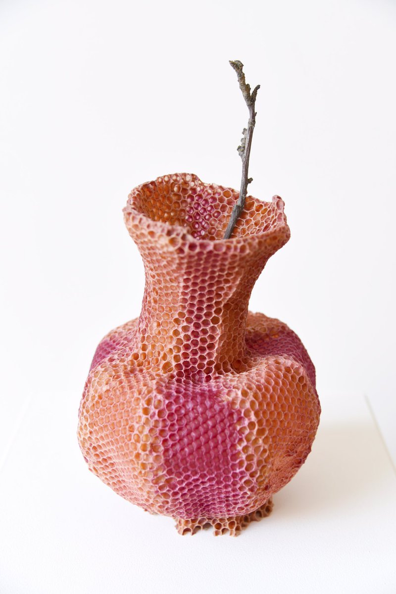 CoirierLise's tweet photo. Midsummer Party Made By Bees #spazionobilegallery with Tomas Libertiny and gallery's one year anniversary: Spritz🐝🐝🐝 https://t.co/OQZn4qJjHj
