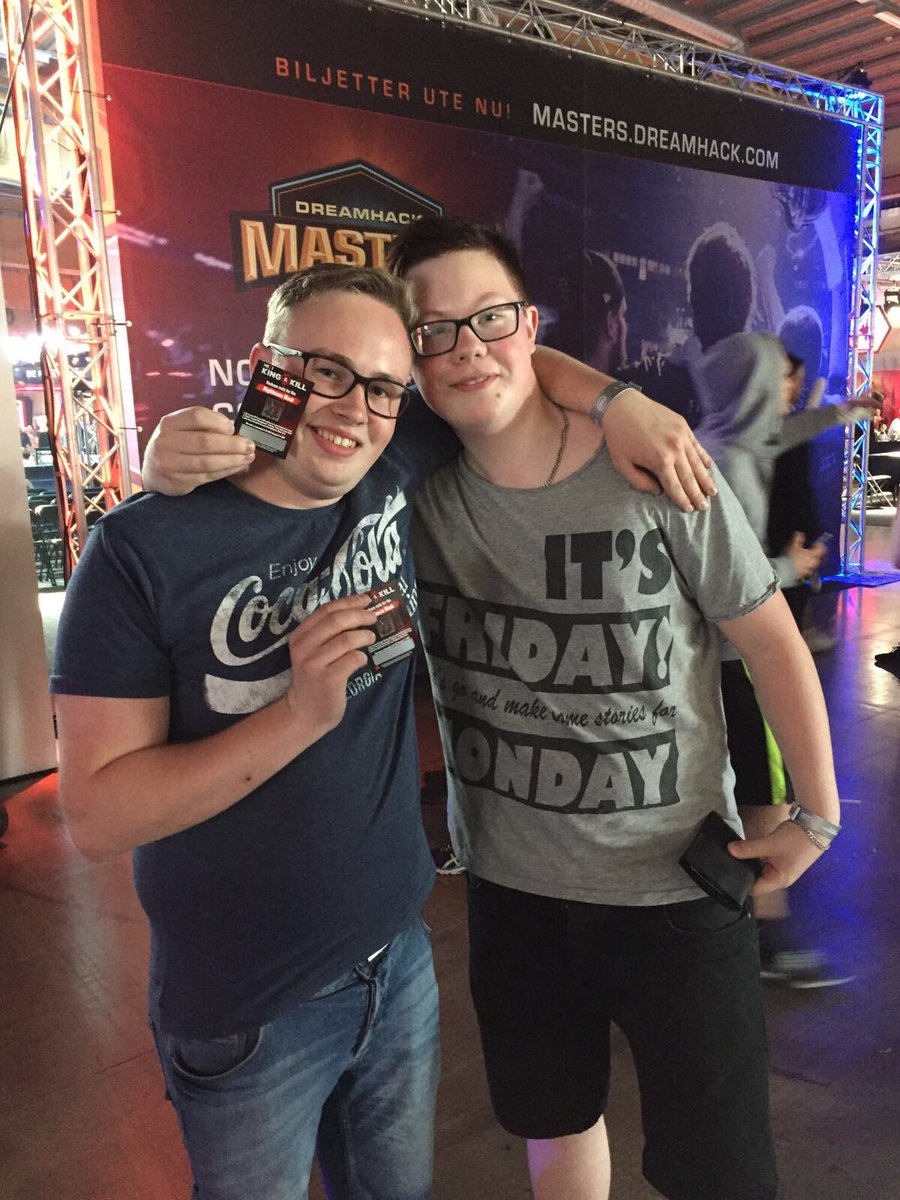 Just look at these happy @H1Z1KotK #maskhunt winners! #DHS17