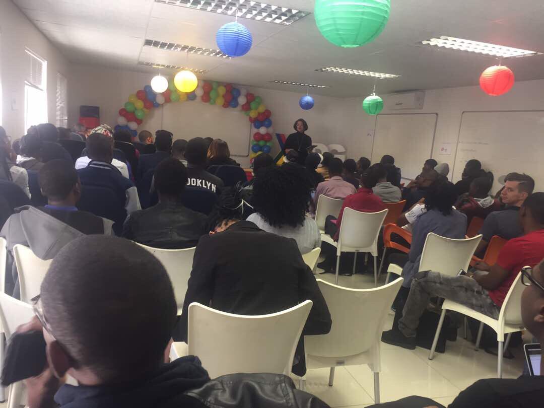 lamechthinkbig's tweet photo. Packed mobile lab, discussing technology #googleio2017 #extended @gdgwindhoek @GDGHarare @gdggaborone @AniciaP @IamNaambo @naatwilwe https://t.co/5o3QAiUJM0