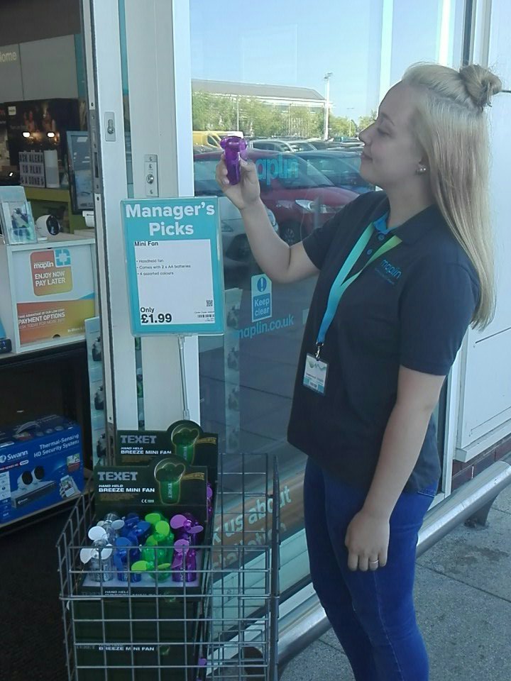 Maplin_BRK's tweet photo. Tamara getting blown away! Don't forget yours this week #ascotladies #Bracknell https://t.co/NC3Q4n1my3