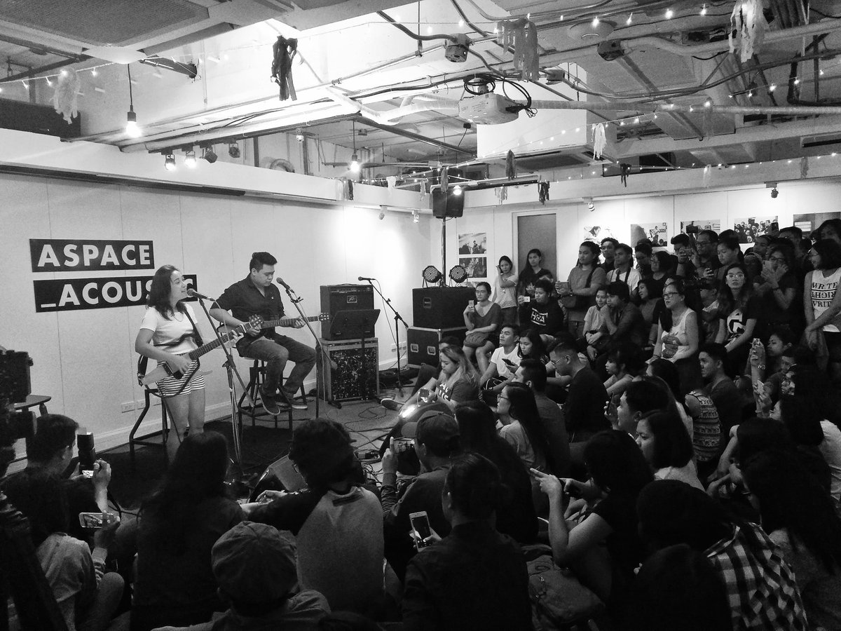 AiadeLeon's tweet photo. Mabuhay ang musikang Pilipino. #fldm2017 #aspacetogather #singersongwriter #manila https://t.co/GX8uHDOvCU