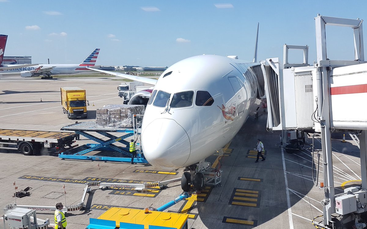 YachtIntell's tweet photo. Our taxi for today. Back to US for more refit/AV/Control upgrades. #crestron #avupgrades #dreamliner #superyachtav #superyacht https://t.co/Ibk7ENMKMw