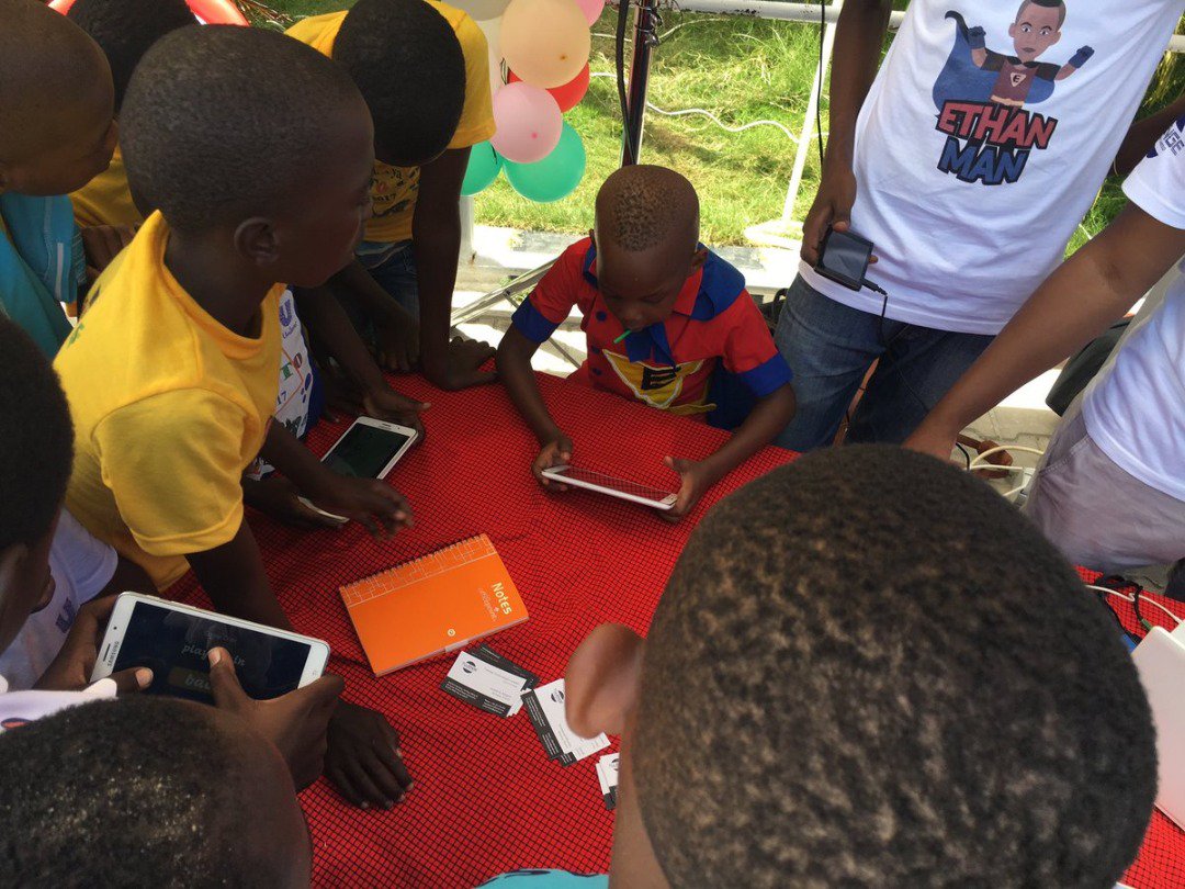 JamiiForums's tweet photo. Mtoto Ethan(6) alizindua App yake inayoitwa EthanMan kwenye maadhimisho ya #SikuYaMtoto yaliyofanyika JMK Youth Park, Mnazi Mmoja https://t.co/be4pJKwOJn