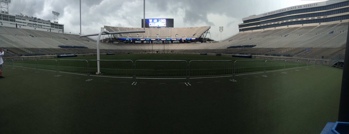 JimRobertsonQB's tweet photo. Big thanks to @PennStateFball @BallCoachJoeMo @KirkCampbellPSU & Co. for having @FDUFootball at Camp last night! #PA2NJ
#SpreadTheCu17ure https://t.co/JRutV64JnZ