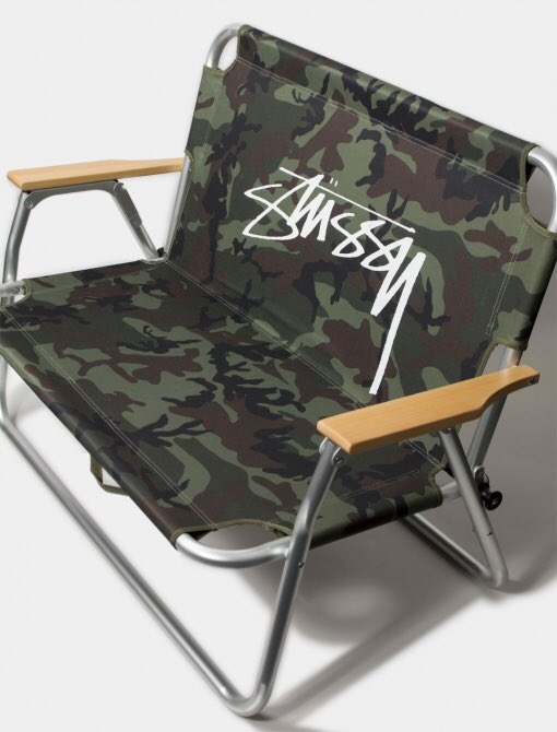 去年のステューシーとコールマンのクーラーボックスに続き今年のStüssy