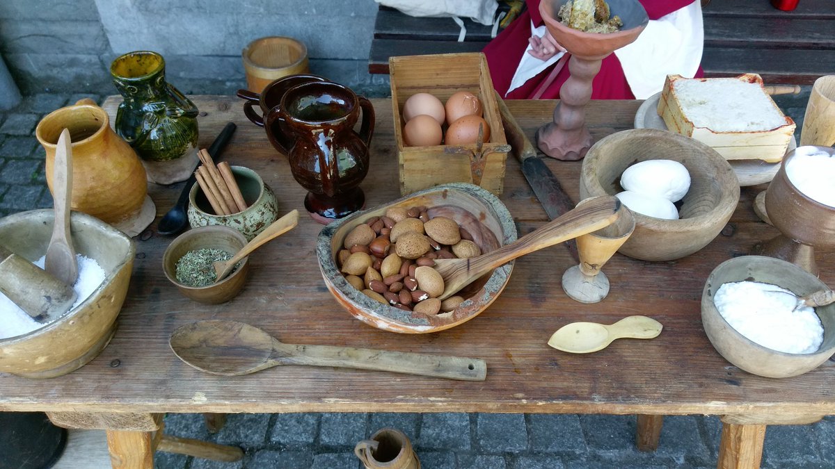 Dubliniaviking's tweet photo. Medieval cooking in Dublinia today until 4on. #cooking #medieval #thingstodo https://t.co/VvUtOYszqi