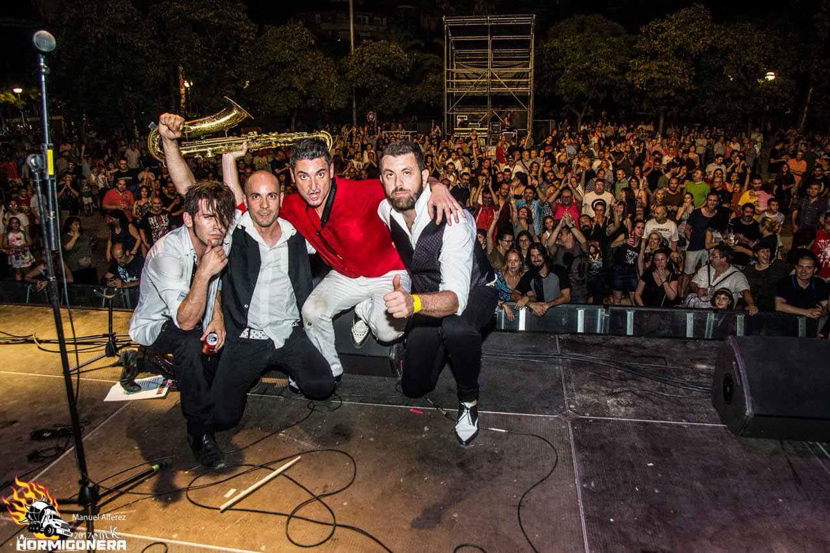 DirtyRockets's tweet photo. Gracias a todos por la noche del viernes #CornellaCorpus2017 DirtyRockets  #cornella  RocknRoLL !! https://t.co/ZH8mtKJ70E