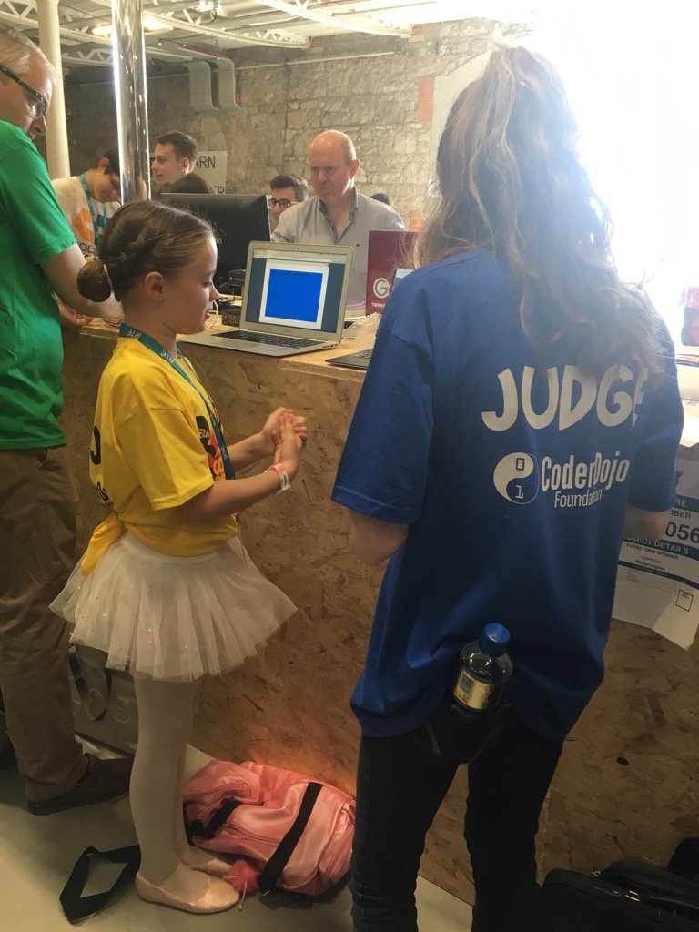 TotoroCoderdojo's tweet image. #BalletTech with @Pocketlab @coolestprojects
