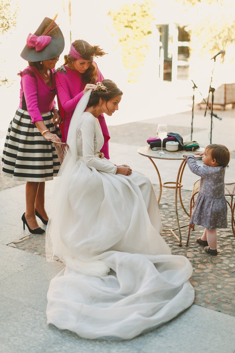 laumongeatelier's tweet photo. ¡La boda de Carlota publicada en @100LayerCake , uno de los blogs de bodas internacionales de mayor prestigio!  🎉🎉🎉

https://t.co/qVbkLyEYMq https://t.co/DmKkFZq2xT