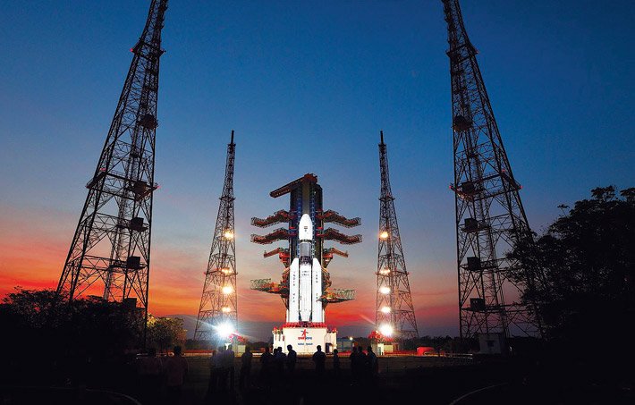 SPsAviation's tweet photo. Historic Endeavour!
https://t.co/fltNjtKW4Q
#GSLVMkIII #GSAT19 #Space #Satellite #rocket #cryogenicengine #Technology #Sriharikota @isro https://t.co/pOeU4oskL6