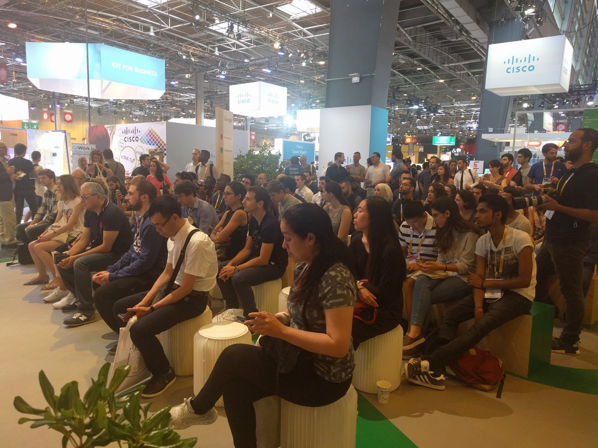 jp_becane's tweet image. Salles combles pour les interventions de @Celboisson &amp;amp; @Cloidou sur la culture de l&apos;inno chez @GoogleFR &amp;amp; l&apos;#AssistantGoogle 👏👏👏 #VivaTech