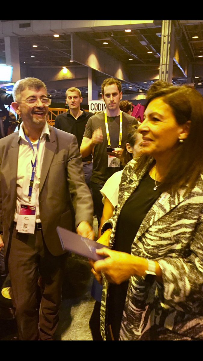 KPMGInnoLab's tweet photo. Merci à @Anne_Hidalgo qui encourage l'initiative #HelloOpenWorld (@KPMG_France) sur #VivaTech2017 cc @Paris https://t.co/j0xkzgRjT6