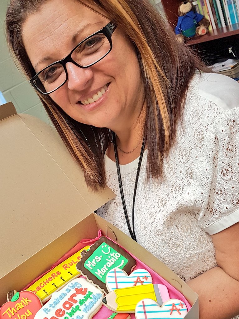 ParsaShahid's tweet photo. @CathyWeverHWDSB will miss this beautiful person's leadership, kind heart and passion for education. Thank you Mrs. Morabito! #starprincipal https://t.co/55xWUMPN2Z