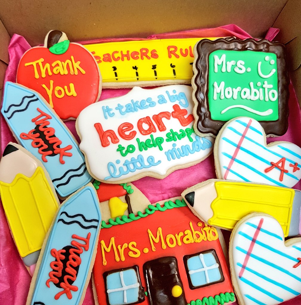 ParsaShahid's tweet photo. @CathyWeverHWDSB will miss this beautiful person's leadership, kind heart and passion for education. Thank you Mrs. Morabito! #starprincipal https://t.co/55xWUMPN2Z