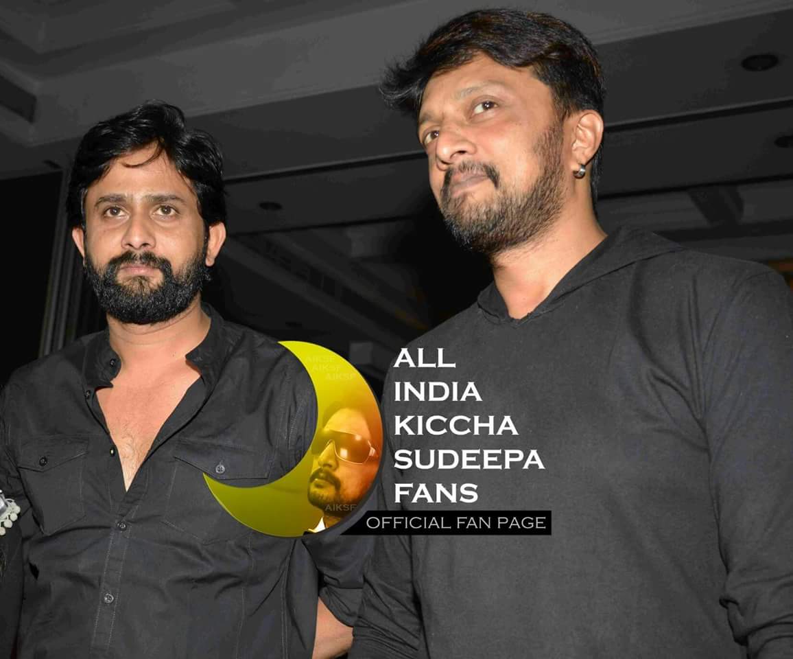 KicchaSudeepFC's tweet photo. Good Evening Sudeepians 😍

#AIKSF https://t.co/CgjzQiMgXm