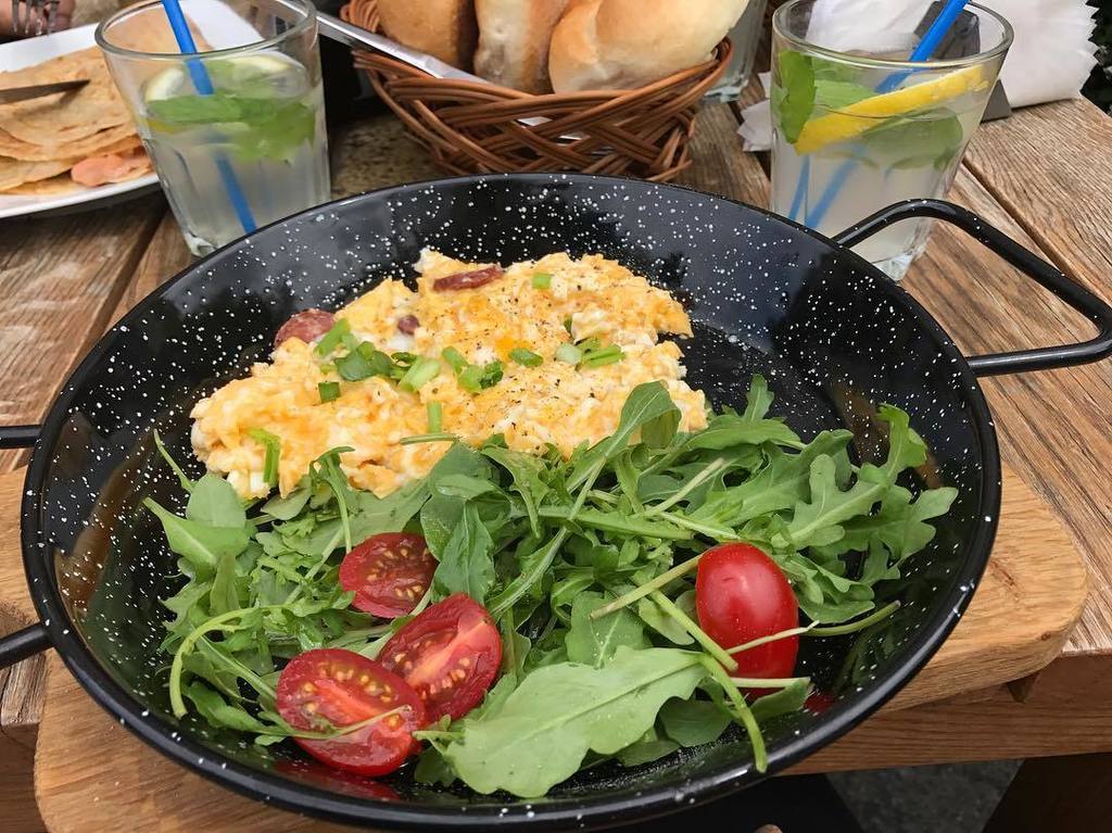 ribeiroandreia9's tweet photo. Lunch! #happy #fun #family #friends #life #fitness #motivation #running #trailrunner #trailrunning #travel #travel… https://t.co/3DLHsnQ0EI https://t.co/4ycddj8LzV