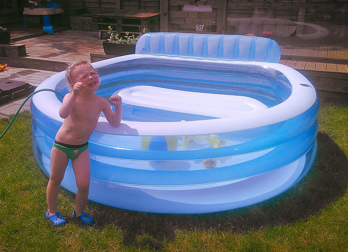 hugobrannick's tweet photo. @a_arnie @arnold11 @snow_man6 Another Dunphy paddling pool production. https://t.co/speh8fKH6N