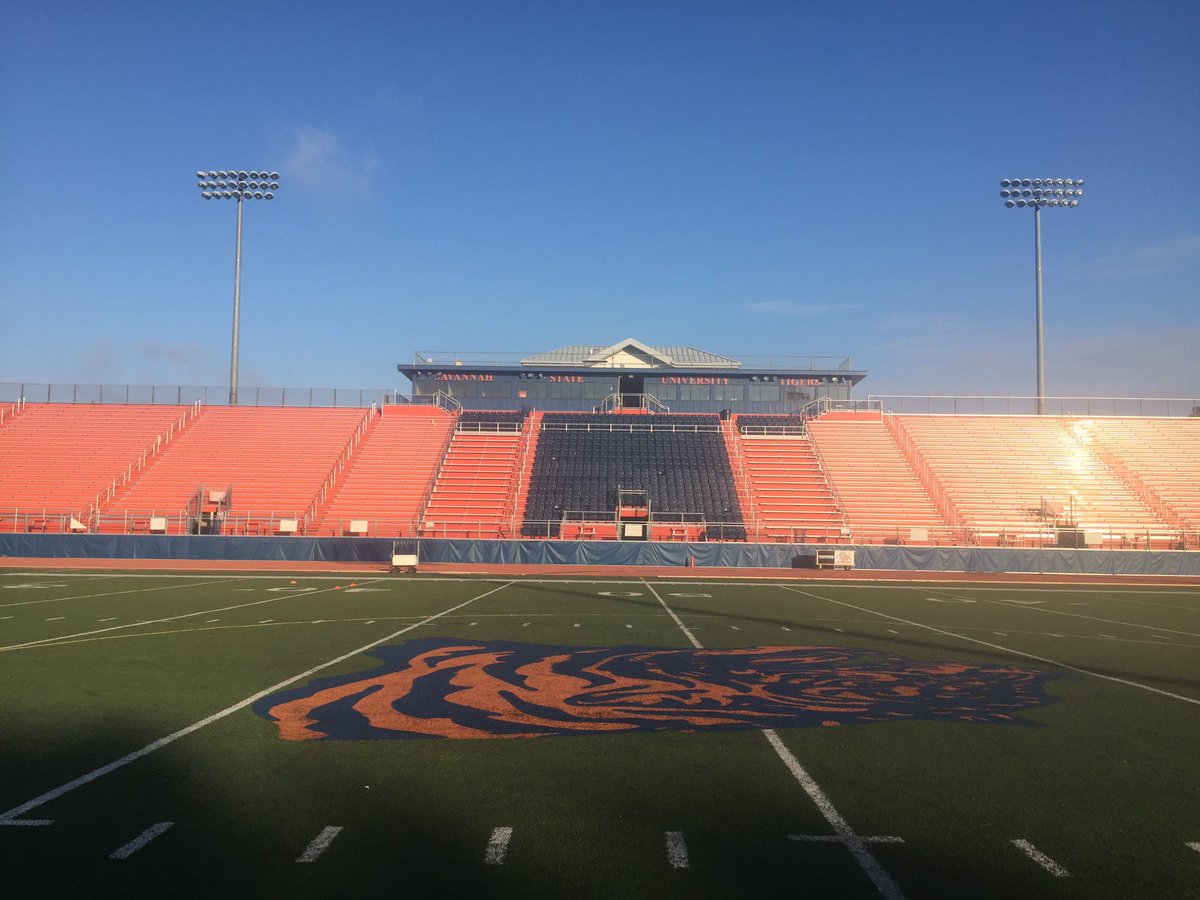 CoachT_CMU's tweet photo. The sun is up in Savannah! Ready for another great camp on #TheMarsh #SSUElite https://t.co/TjqqOixMAB