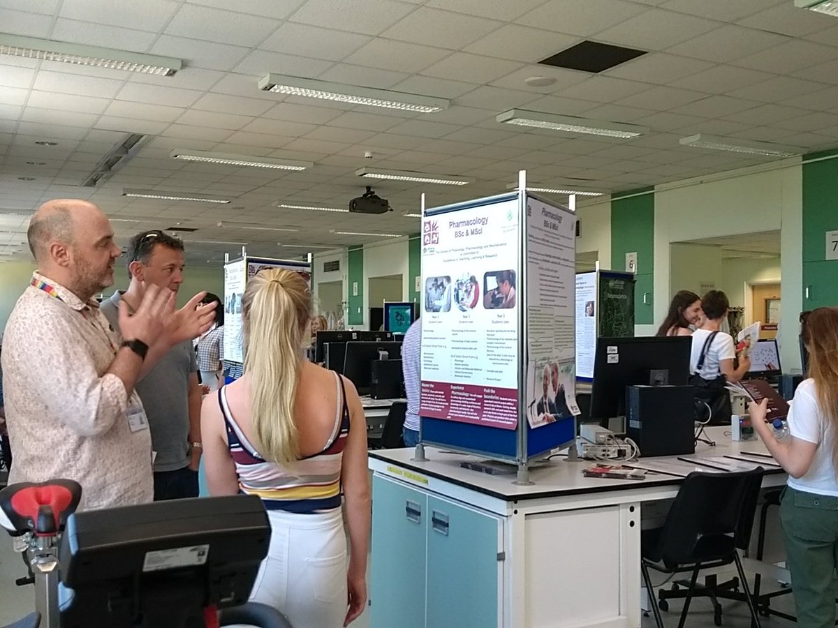 FrankieMacM's tweet photo. Enjoying talking to prospective students in physiology, pharmacology and neuroscience on open day. @UoBrisPPN #bristolopenday https://t.co/92LlxpkodP