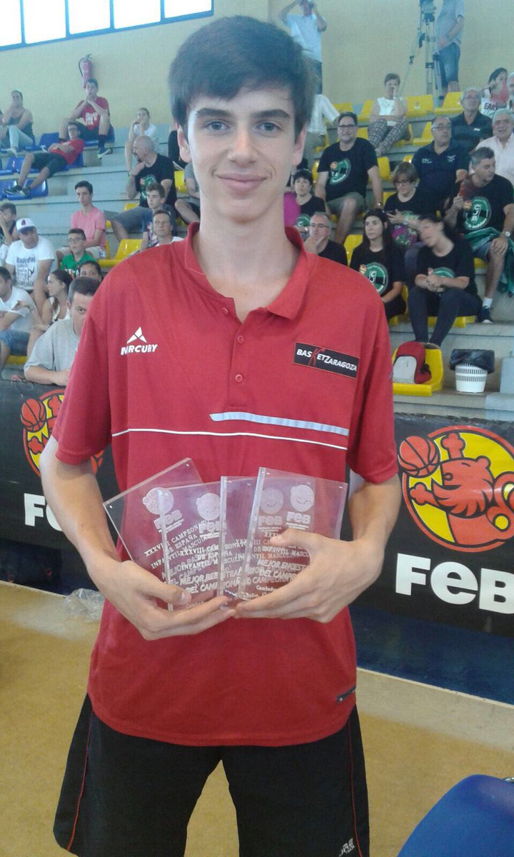 CasademontZGZ's tweet photo. 📸 Álvaro Martínez termina el Cto. de España #FEBInfantilM como mejor jugador, máximo anotador, reboteador y asistente 🏆👏🏼 #CanteraDKVSeguros https://t.co/UD9MzWAfBX