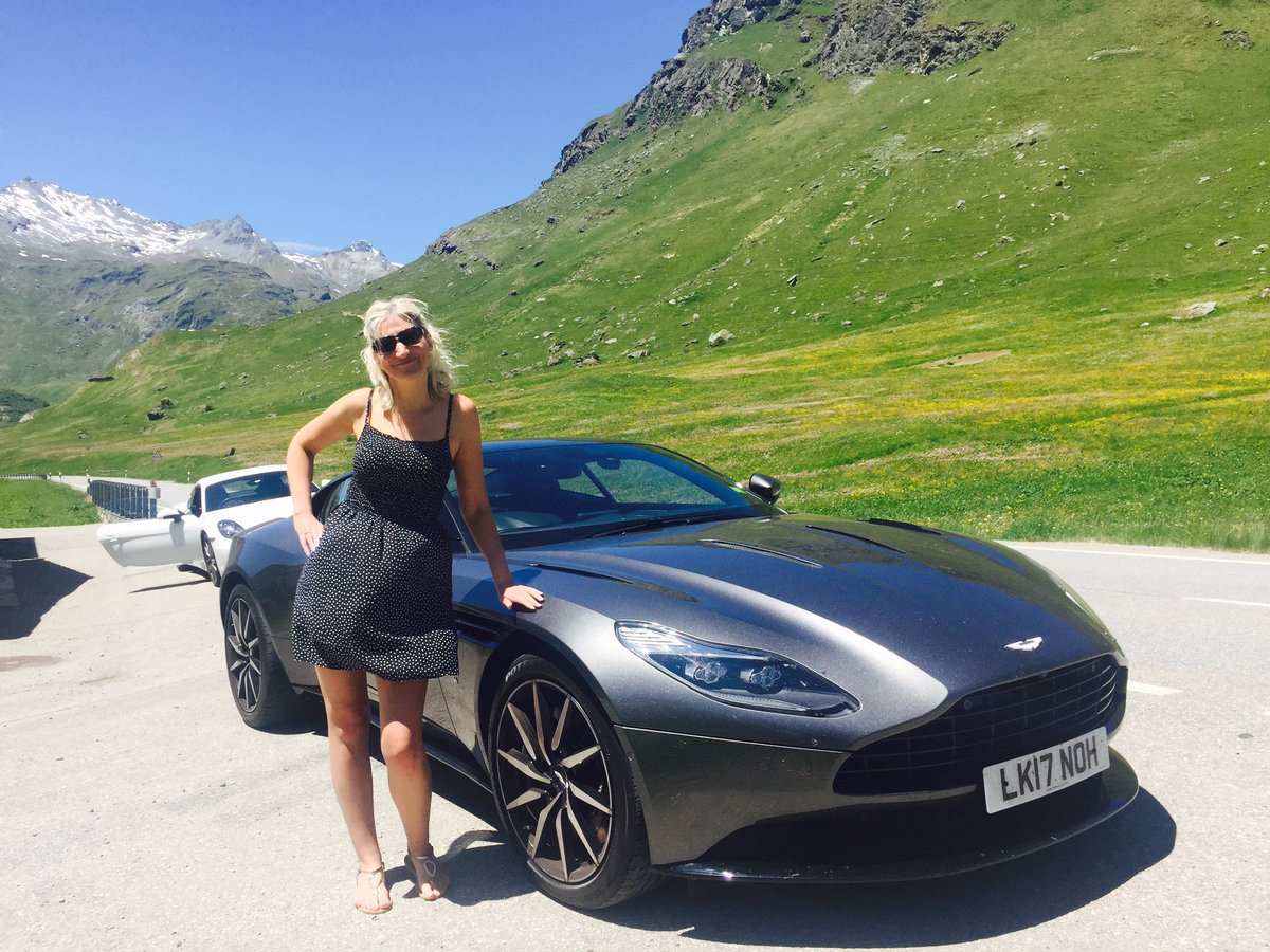 EllySmoone's tweet photo. Think it suits me! This trip just got better 😍 https://t.co/fVLs69HBY0
