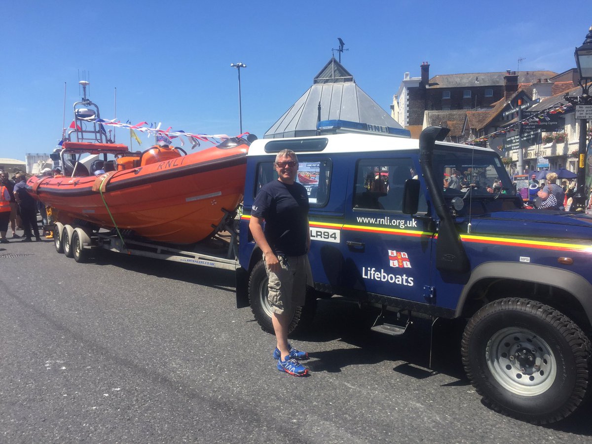 PooleLifeboats's tweet photo. Lovely weather for Harry Paye day today along Poole Quay. @RNLI https://t.co/YHl3YTK367