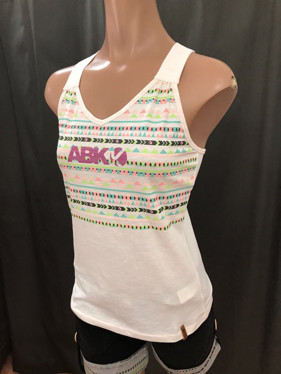 Ven a por tu ropa de <a href="/ABK_company/">ABK_company</a> a <a href="/cabramontesabcn/">lacabramontesaoutlet</a> La Cabra Montesa en calle Castellbell 2 de #Barcelona #boulder #escalada