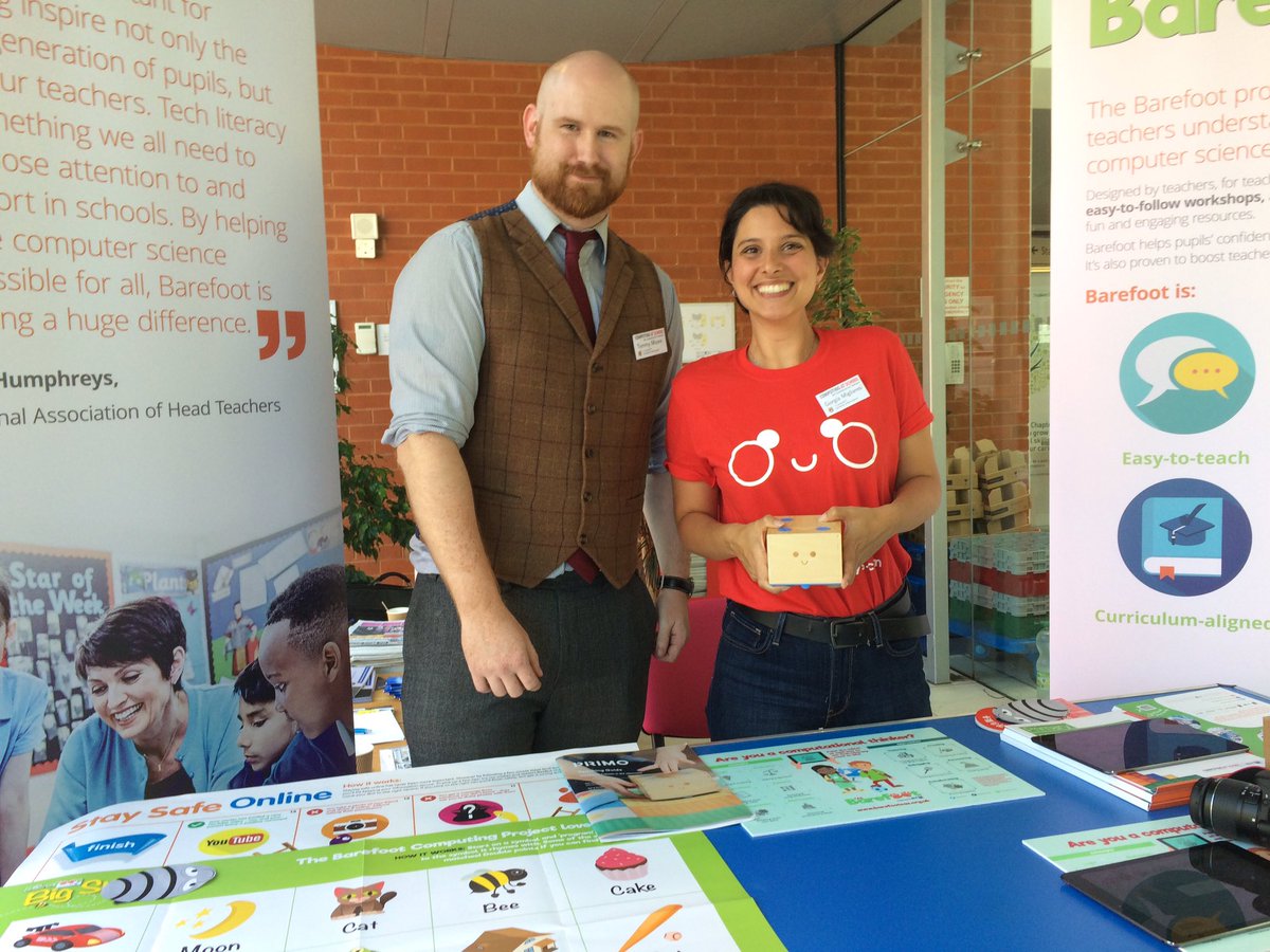 amazingict's tweet photo. Great to work with Tommy from @BarefootComp and Giorgia from @primotoys at the excellent #CASconf17 #Casconf via @CompAtSch https://t.co/AaS765DTEs