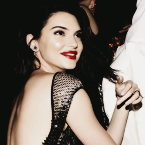 ㅤㅤㅤㅤㅤㅤㅤ
ㅤㅤ❛🌹; I keep my lips red to seem like cherries in the spring.