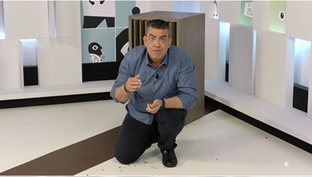 ¿Confundir pegamento con colirio? Ni caso a <a href="/JavierQuero_/">Javier Quero</a>  que sospechamos que sigue siendo hipicondriaco #EOCmedicamentos