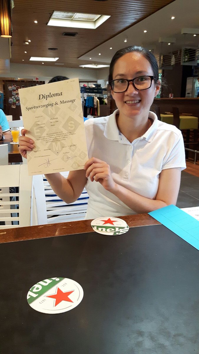 anne_eleni's tweet photo. Vandaag mijn diploma sportmassage en verzorging gehaald, https://t.co/bDxmE6iNzh