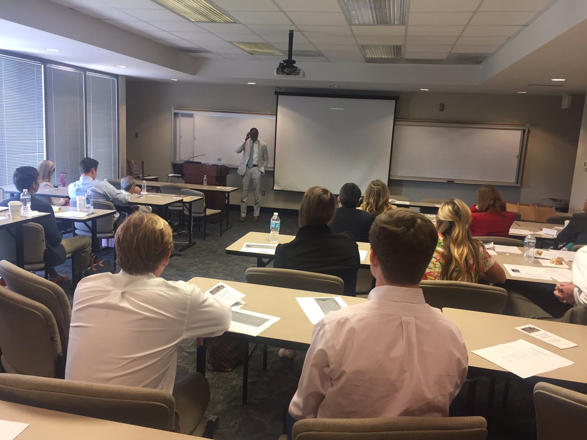 ChasProBono's tweet photo. Wrapping up yesterday's  program was Emmanuel Ferguson. He encouraged the legal interns to always have courage, conviction, and common sense https://t.co/DZXI724YUE