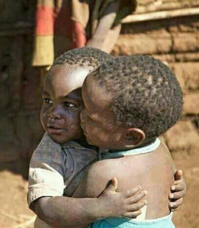 emma_felts's tweet photo. That's what friends are for.
#photography #zambia #hopeacrosstheworld #passion #letsgobacknow #hugs #friends https://t.co/ta2pjUbxlP