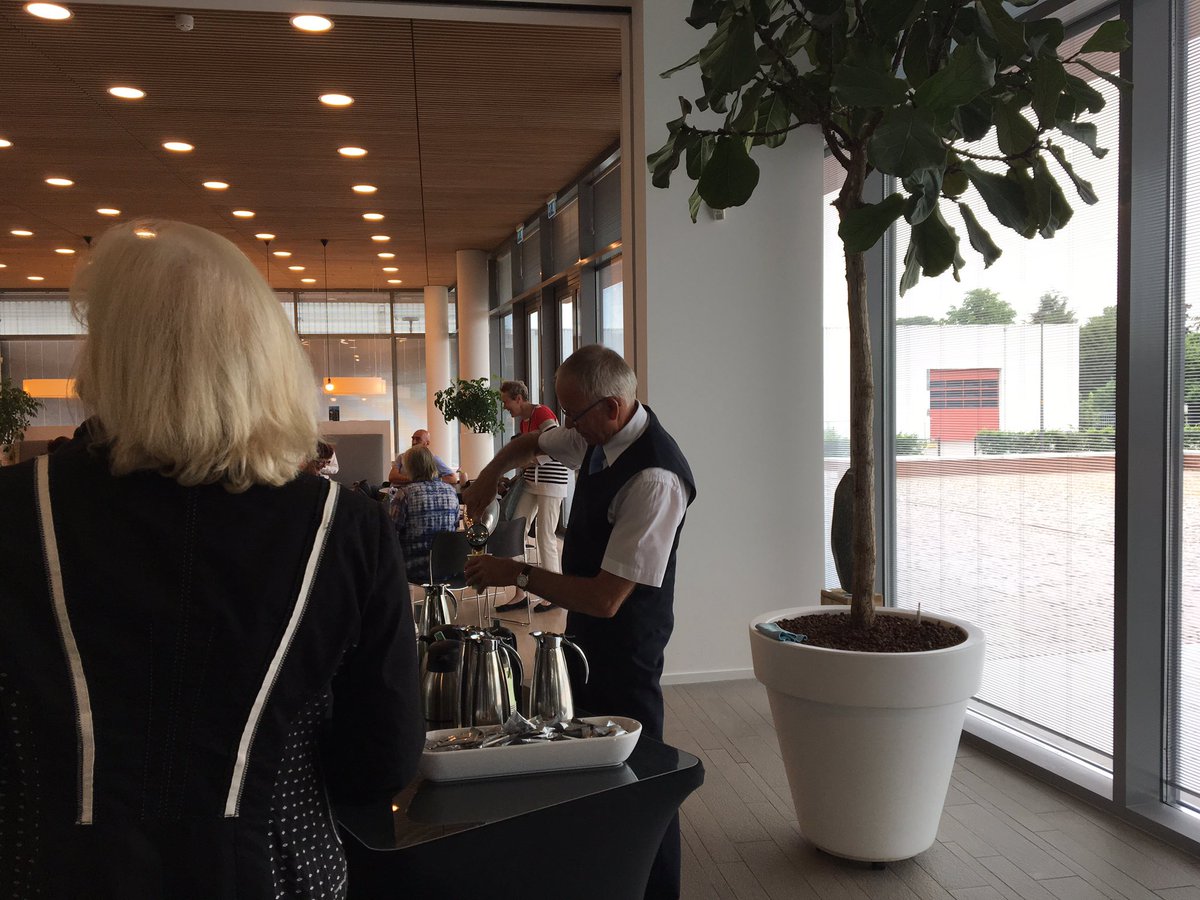 ingriddepagter's tweet photo. Net n super geslaagde en drukbezochte werkmarkt @GemLochem afgesloten. Mooie matches, enthousiaste bedrijven en werkzoekenden. Top! https://t.co/wEG5QpFDkg