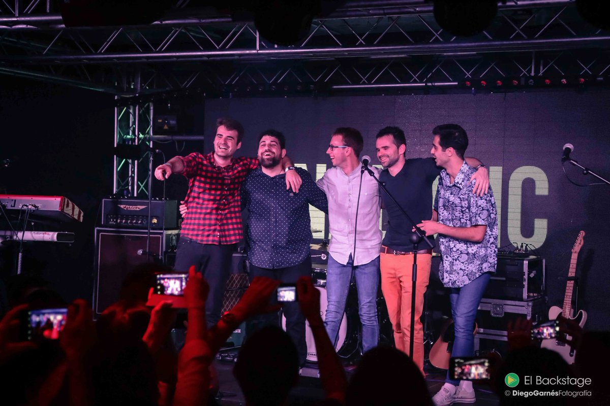 FOTOS de <a href="/Analogictheband/">ANALOGIC</a> + <a href="/AdiosNicoleBand/">Adiós Nicole</a> anoche en <a href="/SalaRem/">Sala REM</a> facebook.com/media/set/?set… por <a href="/diegogarnes/">⚡️𝘿𝙞𝙚𝙜𝙤 𝙂𝙖𝙧𝙣𝙚́𝙨⚡️🏳️‍🌈</a>