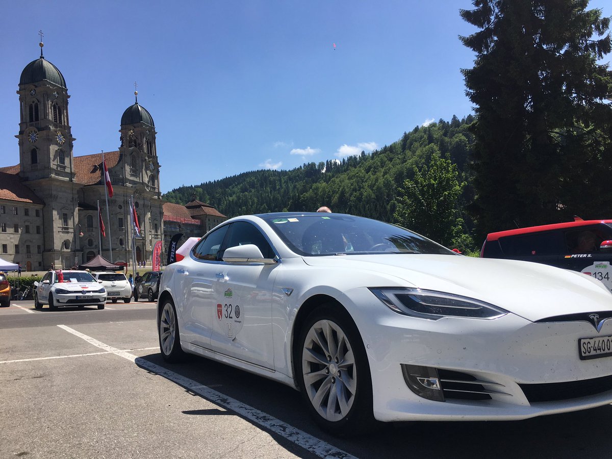 TeamTeslaS's tweet image. Getting closer to the finish line. #Einsiedeln #Wave2017 #TeslaSharing