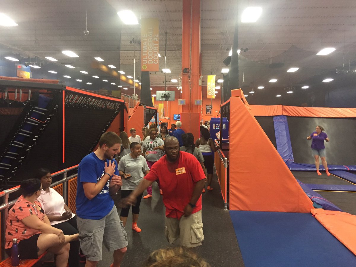 SkyzoneNewark's tweet photo. Thanks Warner Elementary for coming to visit us yesterday we enjoyed your company and hope you had a blast 🔶🔷 https://t.co/tOBnzCvyXc
