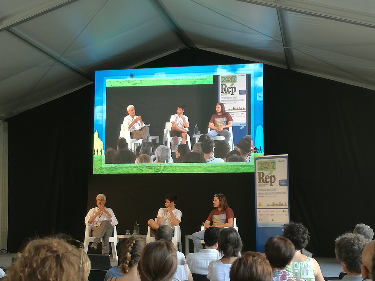 m_siderova's tweet photo. È il momento della #GenerazioneZ con @Whitejakcanjump #RepIdee17 #RepIdee #Bologna @repubblica https://t.co/hRtApIbuBk
