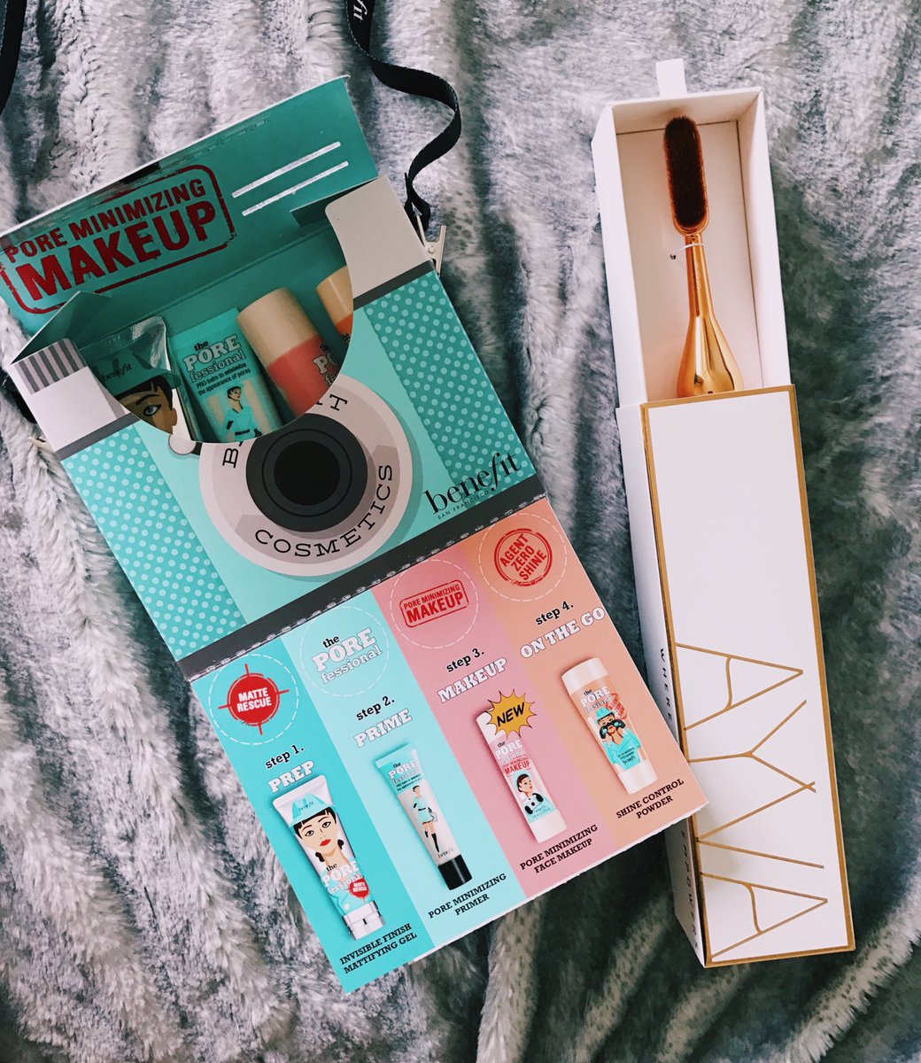 Mini Verlosung 😌💟

1. Einfach unter diesem Foto kommentieren &amp; den Tweet retweeten. 😋

2. Lose morgen den Gewinner aus 💕