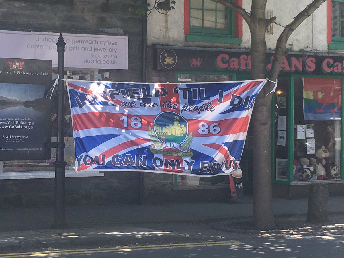 robertjackson76's tweet photo. Boys are starting to arrive #lfc #weeblues https://t.co/358uMkpSDl