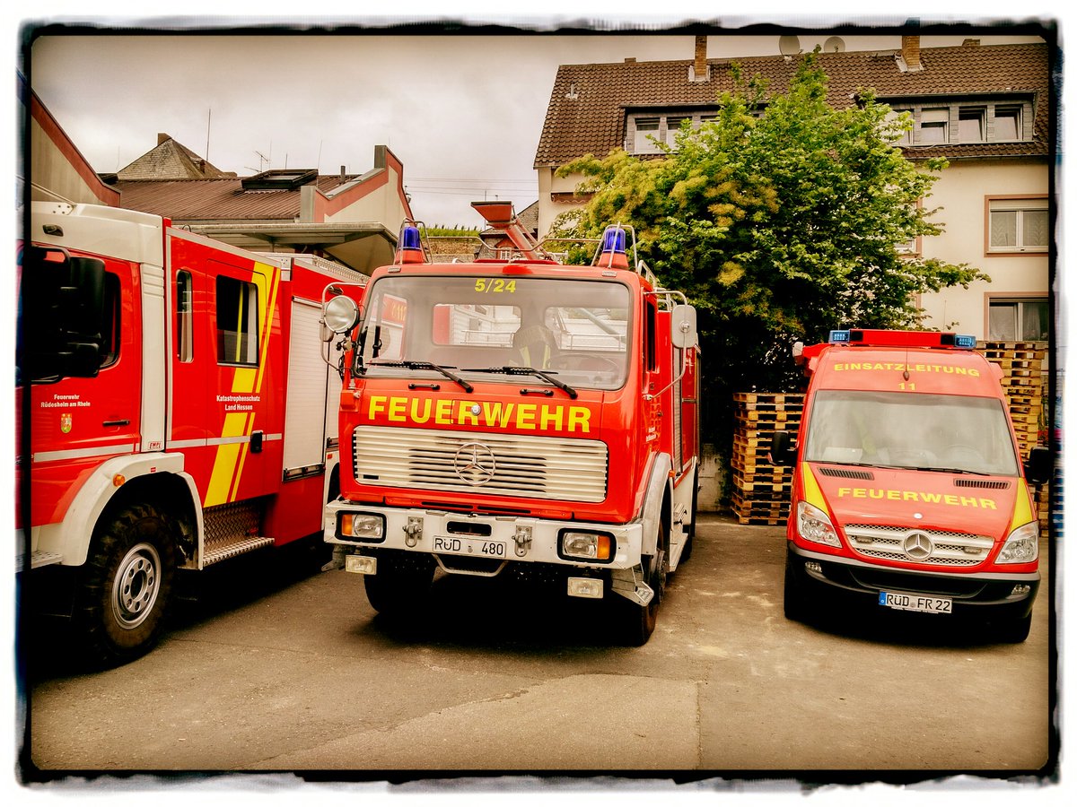 FW_Ruedesheim's tweet photo. Mobile Wache #Altstadt #Magie #Bike #Parade #FWRR #Feuerwehr #Rüdesheim #Voraushelfer https://t.co/IlK24tjppA