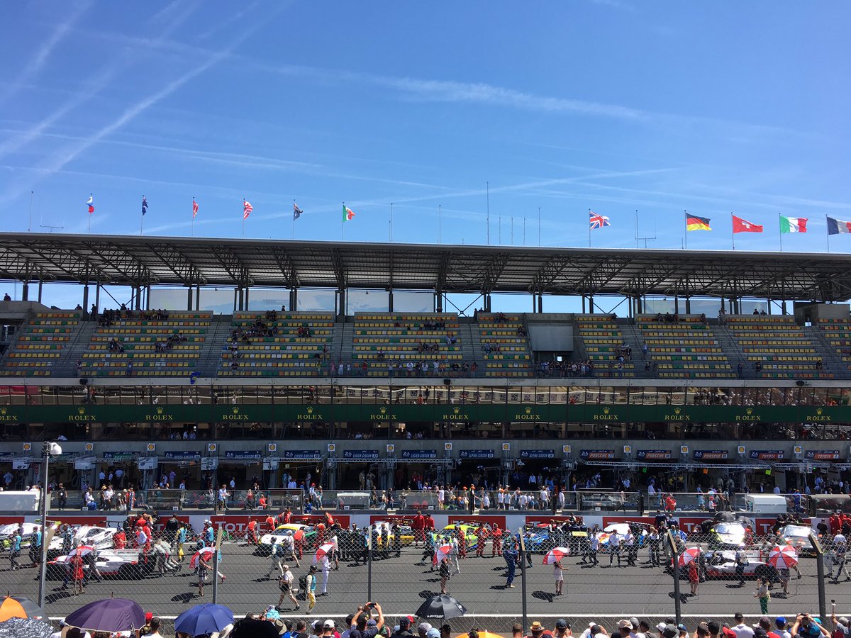 AlberBrumBrum's tweet photo. Preparados para una nueva azaña en Le Mans! #goporsche #vamosporsche https://t.co/Wv3rLy4iic