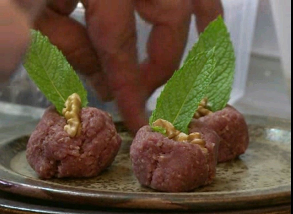 Chef d’un jour, un réfugié fait partager la cuisine syrienne dlvr.it/PN00rR