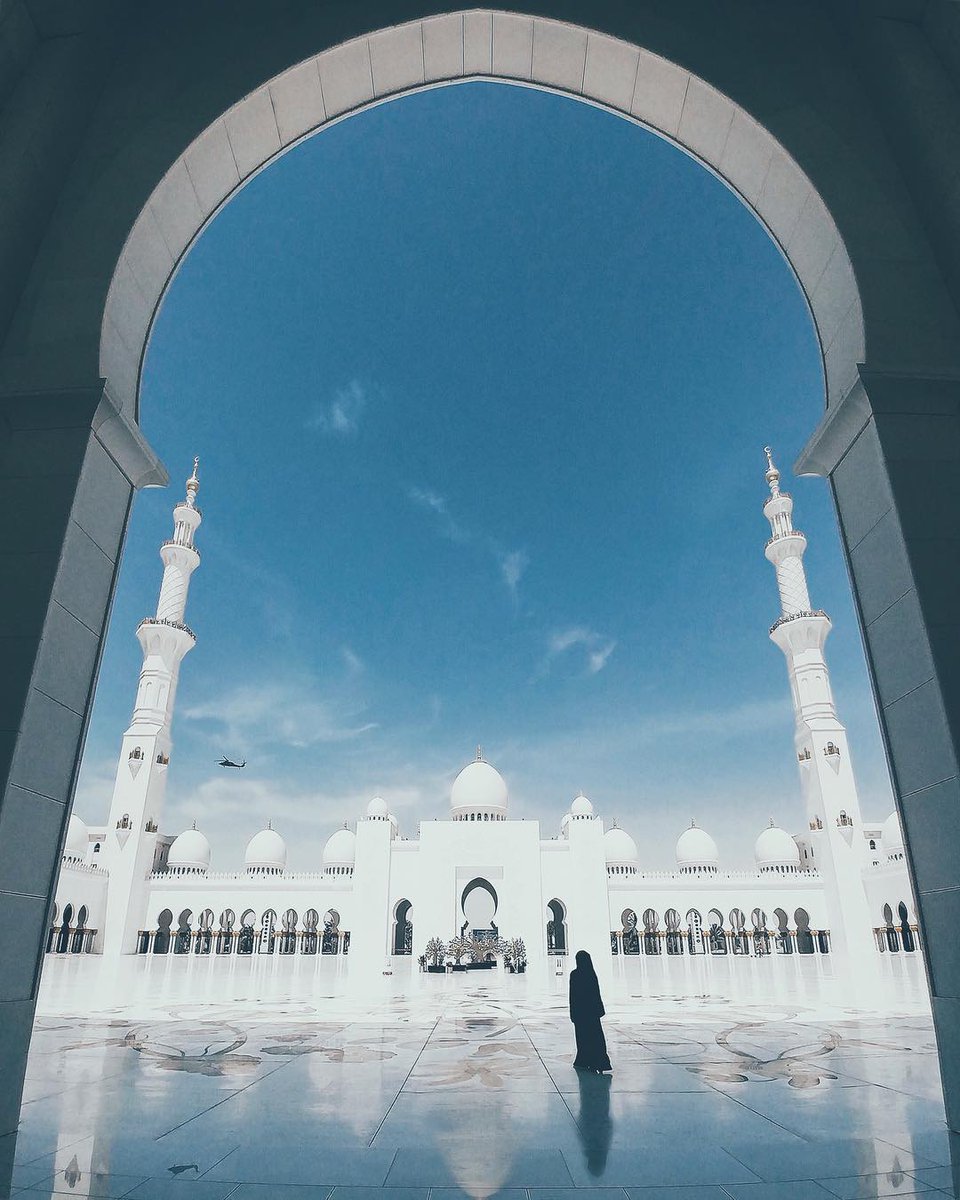 LGGulf's tweet image. صورة مع #LGG6Gulf كاميرا بزاوية عريضة، مسجد الشيخ زايد في أبوظبي. 
(@pixelsxtweets)
#Repost #WideAngleCamera #LGGulf