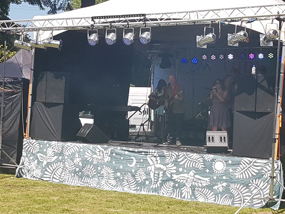 hvf2017's tweet photo. TNT sounding good @hvf2017 #sunshine #festival #oxford https://t.co/8SUgBixLTD