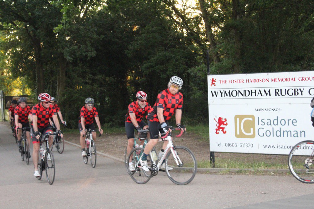bikewithbrian's tweet photo. #200miles1day #Cycling  @WymondhamRUFC @wymondhamstuff 5am start but they are 100mls in with another 100 in this heat https://t.co/F3LBtMMGLG