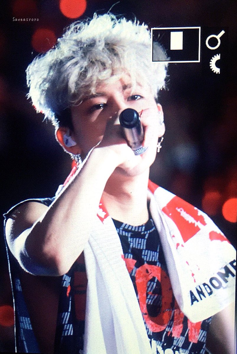 saveasyoyo's tweet photo. 170617 iKON Japan Seibu Dome 
Its arm again ! 🤤🤤💪🏻💪🏻💪🏻
#yunhyeong #윤형 #송윤형 https://t.co/BZMORUo5tV