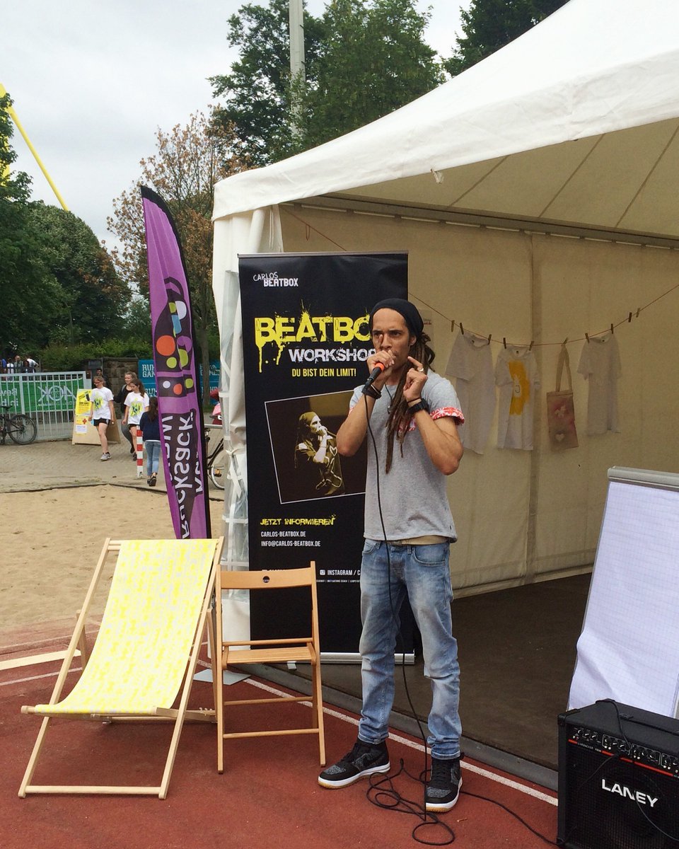 szenedortmund's tweet photo. Beatboxen bei den Ruhr Games am Kulturrucksack/UZWEI-Stand! #beatboxen #kulturrucksackdortmund #ruhrgames #jugendkultur #kulturbüro https://t.co/CABs3gTmus